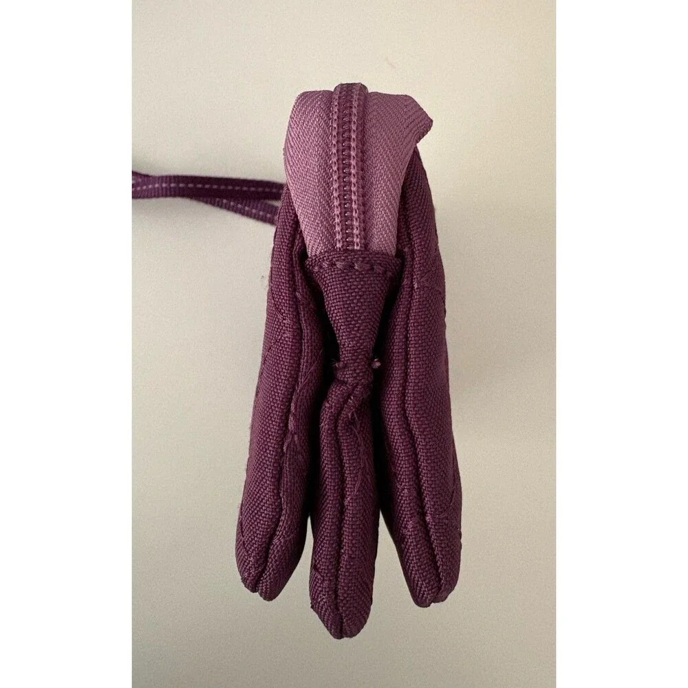Thirty-One Quilted Very You Wristlet Wallet Plum Circles 3 Compartments Zippered
